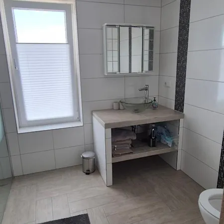Lindenplatz 6 *