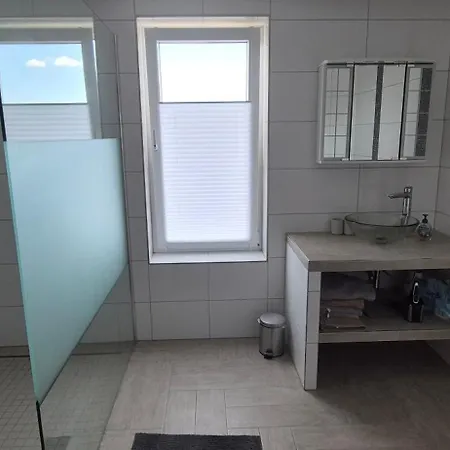 Lindenplatz 6 *